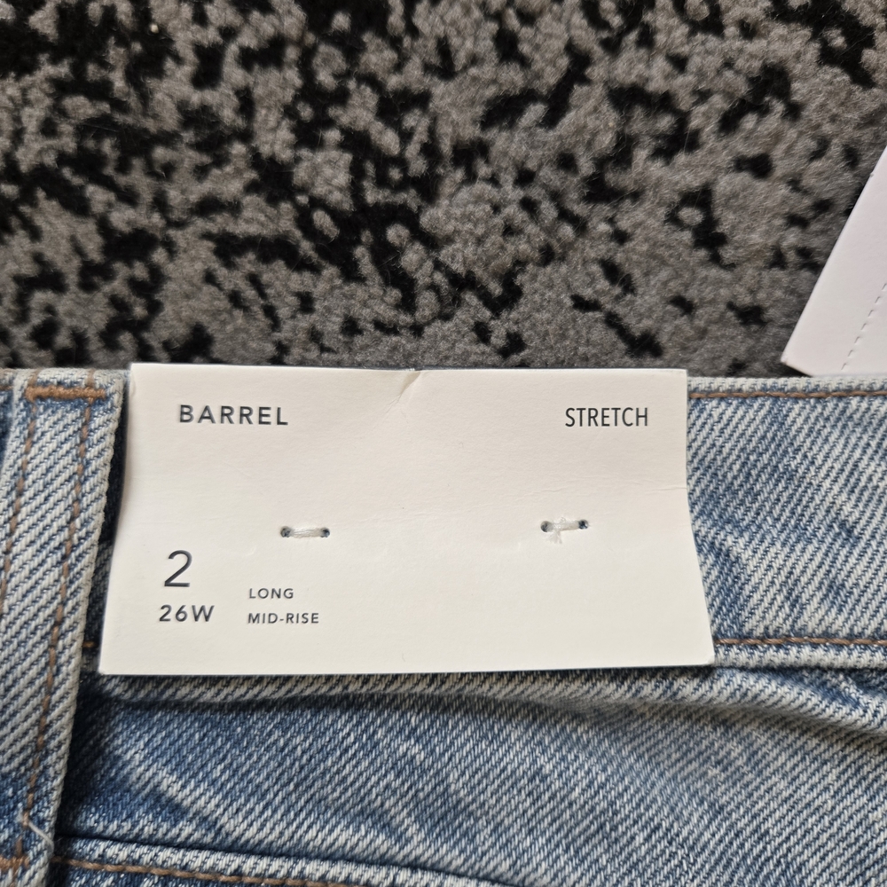 Light Wash Women's Jeans - Classic Straight Leg American Eagle - Picture 5 of 6